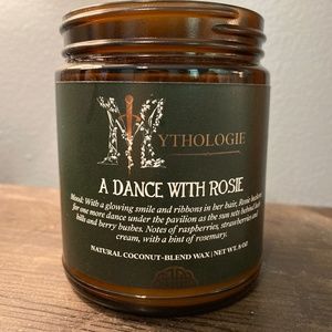 Mythologie candles a dance with Rosie